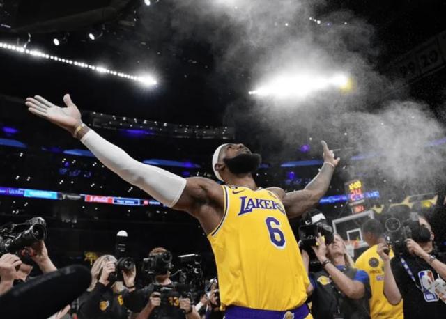 开云下载-盘点詹姆斯近15年ESPN排名 连续8年第1最低第9