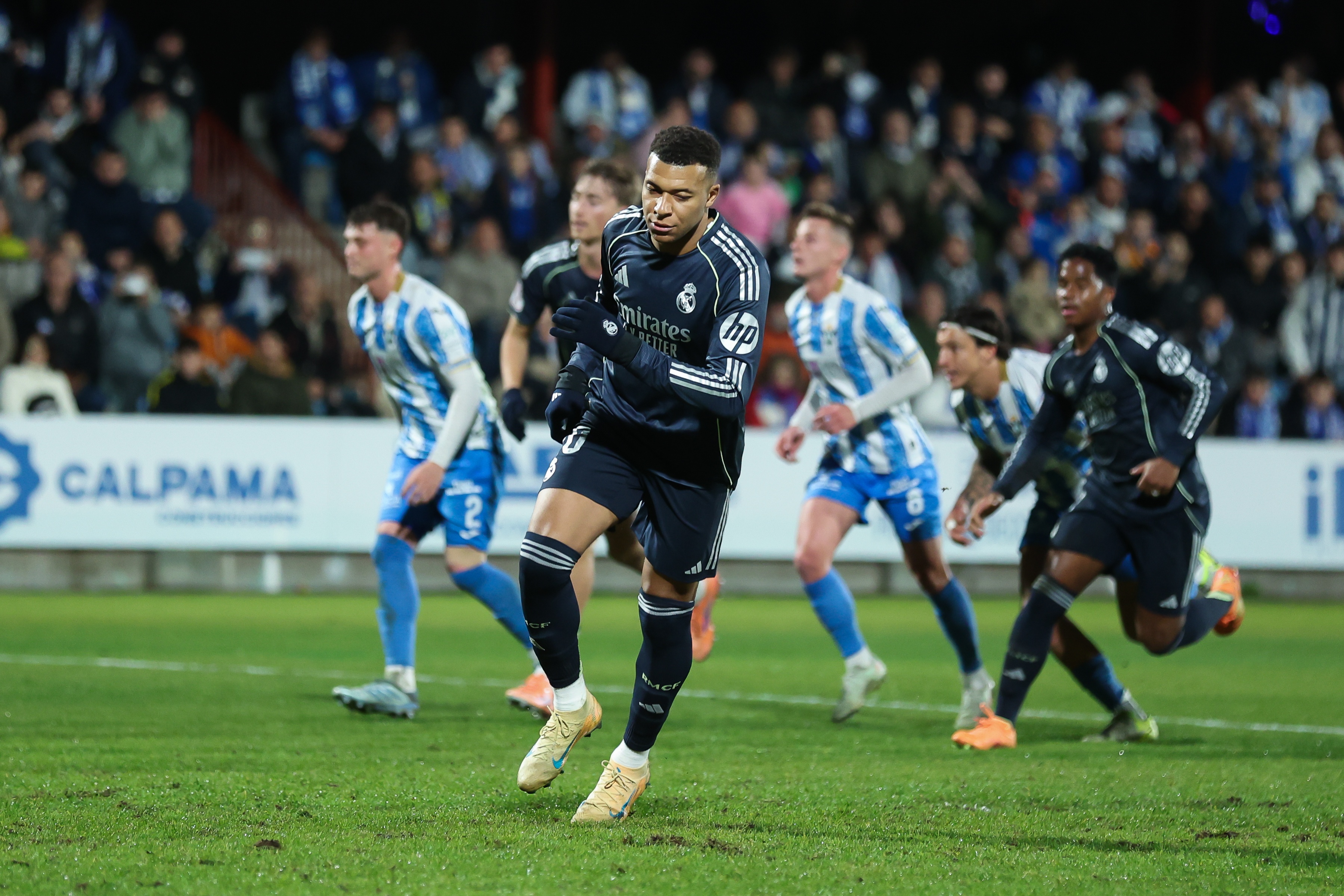 开云平台-驰援球队！西班牙电视六台：姆巴佩已抵达机场将飞往吉达