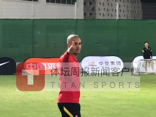 kaiyun-国足转战西亚1个月进入备战快车道 阿兰光头抢眼