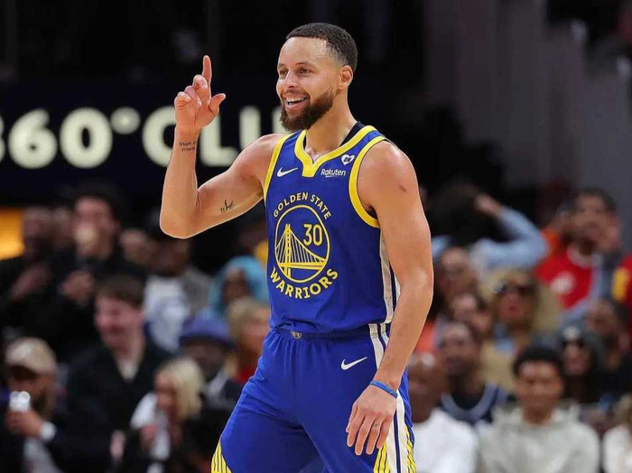 开云体育官网-库里本赛季命中184记三分，那哈登、杜兰特、詹姆斯呢？|斯蒂芬·库里|詹姆斯·哈登|凯文·杜兰特|伦纳德|投篮_新浪体育_新浪新闻